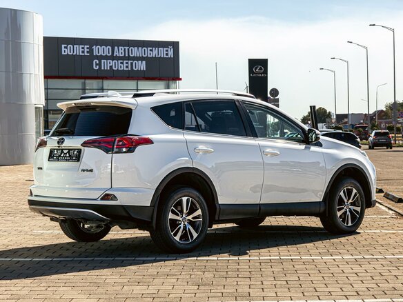 2018 Toyota RAV4 IV (XA40) Рестайлинг, белый, 1855000 рублей - вид 5