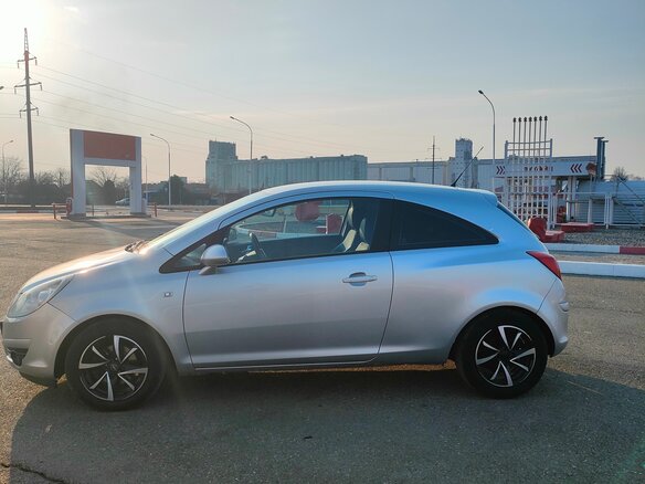 2008 Opel Corsa D, серебристый, 555000 рублей - вид 2