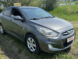 2013 Hyundai Solaris I, чёрный, 840000 рублей, вид 3