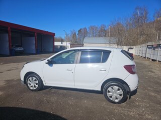 2015 Renault Sandero II, белый, 500000 рублей, вид 4