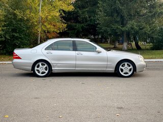 1999 Mercedes-Benz S-Класс 320 Long IV (W220), серебристый, 599999 рублей, вид 5
