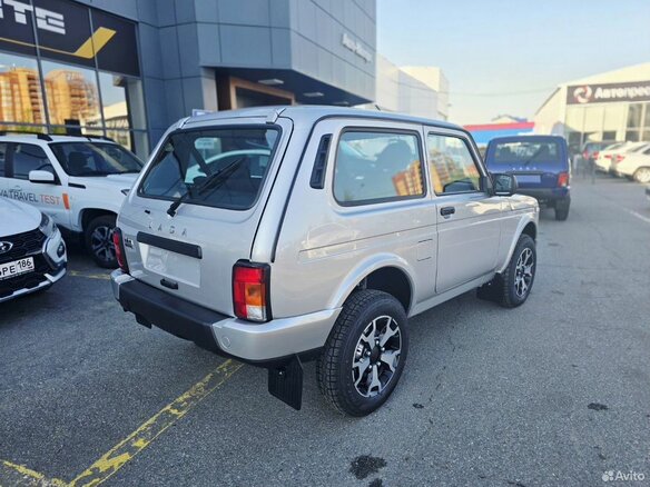 2026 Lada (ВАЗ) Niva Legend I, серебристый, 1259000 рублей - вид 3