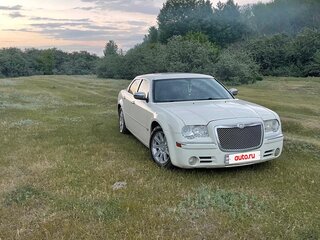 2004 Chrysler 300C I, белый, 1450000 рублей, вид 5