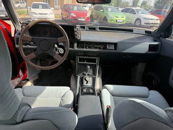 1988 Mitsubishi Starion, красный, 990000 рублей - вид 17