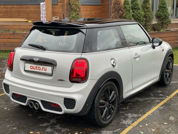 2019 Mini Hatch JCW III (F55/F56) Рестайлинг, серебристый - вид 4