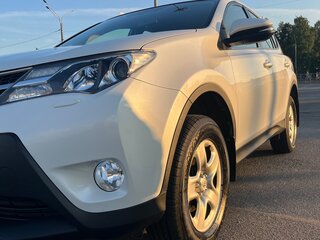 2015 Toyota RAV4 IV (XA40), белый, 2400000 рублей, вид 2