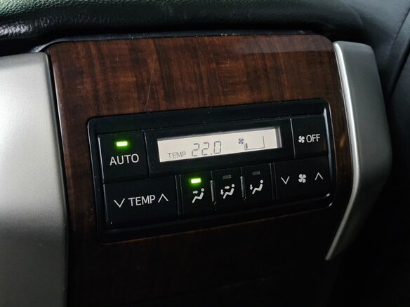 2010 Toyota Land Cruiser Prado 150 Series, белый - вид 19