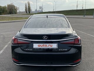 2018 Lexus ES 250 VII, чёрный, 4050000 рублей, вид 3