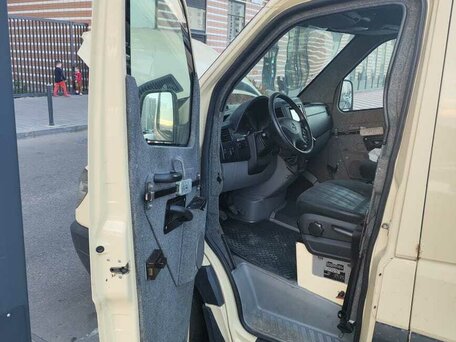 2011 Mercedes-Benz Sprinter, бежевый, 2000000 рублей, вид 3