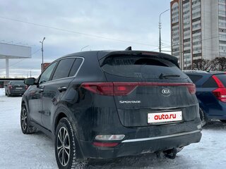 2021 Kia Sportage IV Рестайлинг, чёрный, 2700000 рублей, вид 4