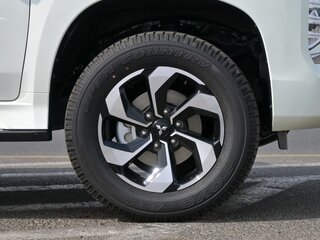 2025 Mitsubishi Montero Sport III Рестайлинг, белый, 7347426 рублей, вид 5