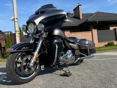 2017 Harley-Davidson Ultra Limited, серебристый, 1800000 рублей, вид 2