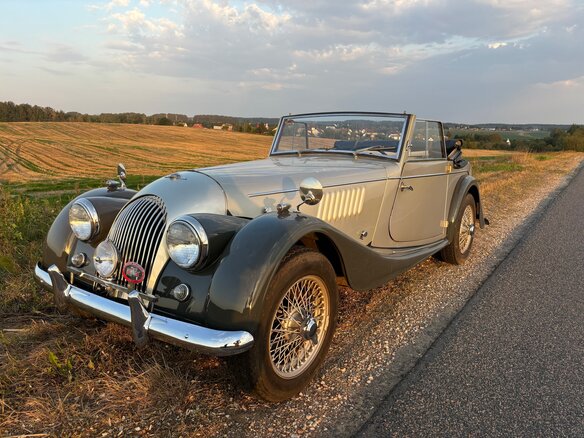 1962 Morgan Plus 4, серебристый, 7200000 рублей - вид 3