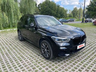 2019 BMW X5 25d IV (G05/G18), чёрный, 7490000 рублей, вид 3