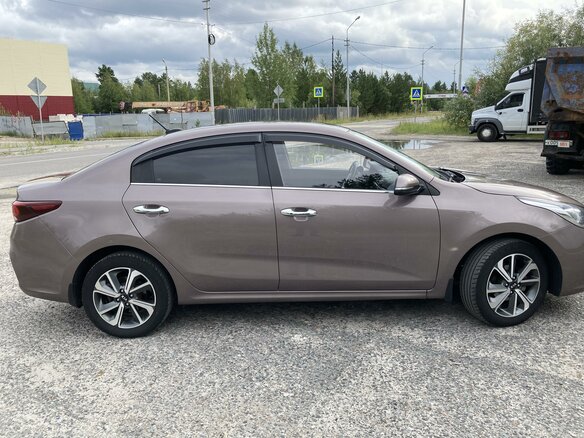 2017 Kia Rio IV, коричневый, 1690000 рублей - вид 3