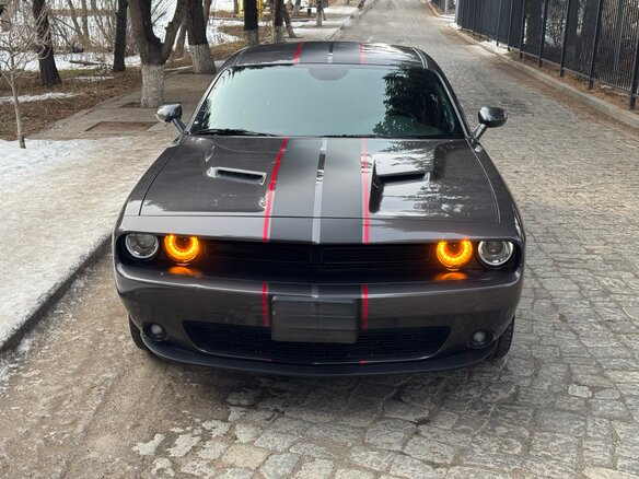 2021 Dodge Challenger III Рестайлинг 2, серый, 3090000 рублей - вид 2