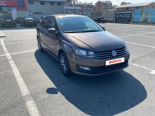 2015 Volkswagen Polo V Рестайлинг, коричневый, 800000 рублей, вид 3