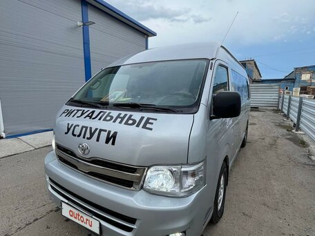 2010 Toyota HiAce, серебристый, 2490000 рублей, вид 4