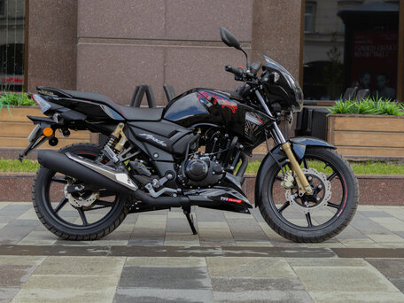 2025 TVS Apache, чёрный, 199900 рублей, вид 4
