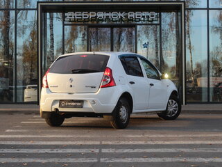 2013 Renault Sandero I, белый, 556000 рублей, вид 2