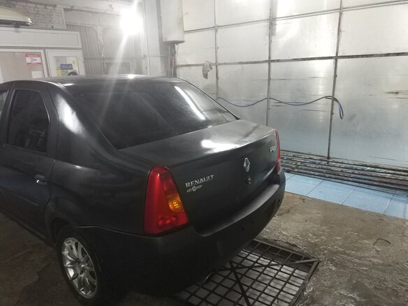 2009 Renault Logan I, серый - вид 2
