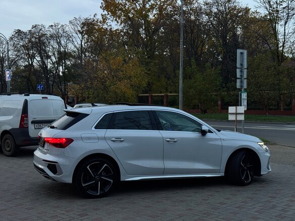 2023 Audi A3 Sportback 35 TFSI IV (8Y), белый, 2450000 рублей - вид 4