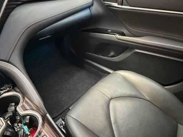 2019 Toyota Camry VIII (XV70), чёрный, 2550000 рублей - вид 18