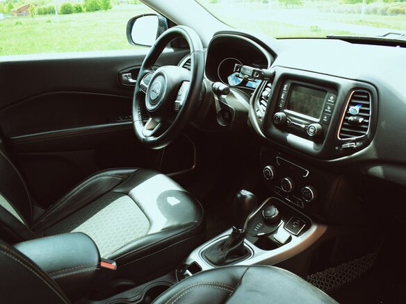 2018 Jeep Compass II, голубой, 2000000 рублей - вид 12