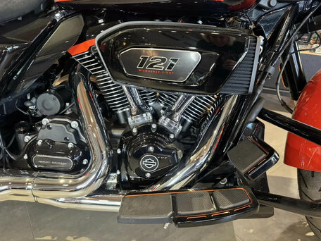 2024 Harley-Davidson CVO Street Glide, оранжевый, 4900000 рублей, вид 5