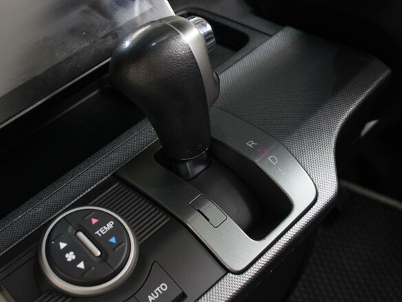 2010 Honda Freed I, белый - вид 15