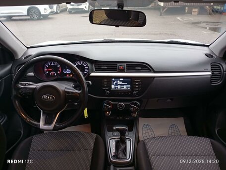 2019 Kia Rio IV, белый, 1445000 рублей, вид 5