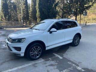2016 Volkswagen Touareg II Рестайлинг, белый, 2650000 рублей, вид 1