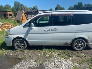 2001 Nissan Serena II (C24), белый, 600000 рублей, вид 2