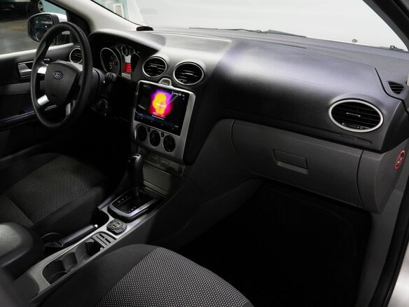 2010 Ford Focus II Рестайлинг, серебристый - вид 13
