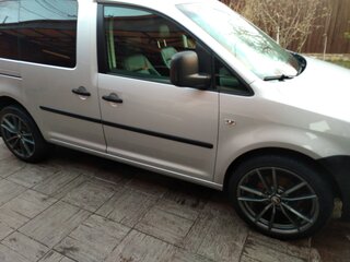 2010 Volkswagen Caddy III Рестайлинг, серебристый, 1000000 рублей, вид 2
