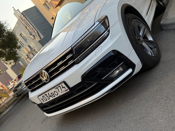 2018 Volkswagen Tiguan II, белый, 2980000 рублей - вид 3