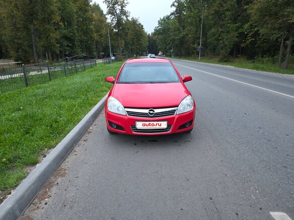 2008 Opel Astra H Рестайлинг, красный, 300000 рублей - вид 2