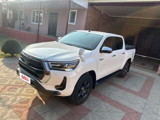 2021 Toyota Hilux VIII Рестайлинг 2, белый, 4800000 рублей, вид 4