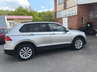 2020 Volkswagen Tiguan II, серебристый, 2470000 рублей, вид 3