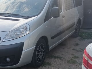 2014 Peugeot Expert II Рестайлинг, серебристый, 1600000 рублей, вид 4