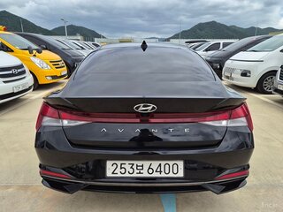 2022 Hyundai Avante VII, чёрный, 1640000 рублей, вид 5