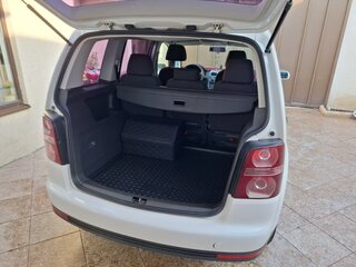 2008 Volkswagen Touran I Рестайлинг, белый, 800000 рублей, вид 3
