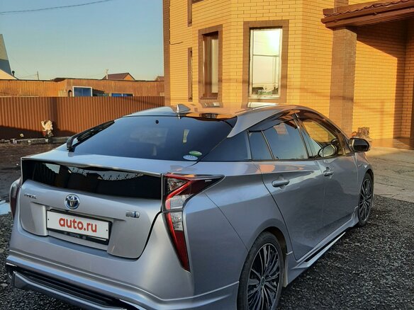 2018 Toyota Prius IV (XW50), серый, 2100000 рублей - вид 4