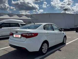 2014 Kia Rio 6-speed III, белый, 1035000 рублей, вид 4