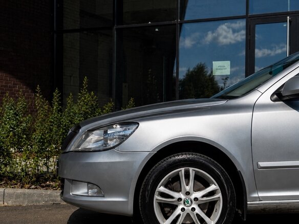 2011 Skoda Octavia DSG7 II (A5) Рестайлинг, белый, 780000 рублей - вид 8