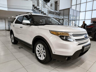 2013 Ford Explorer V, белый, 1299000 рублей, вид 3