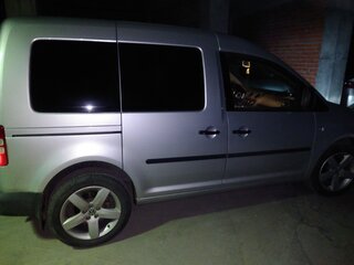 2010 Volkswagen Caddy III Рестайлинг, серебристый, 1000000 рублей, вид 4