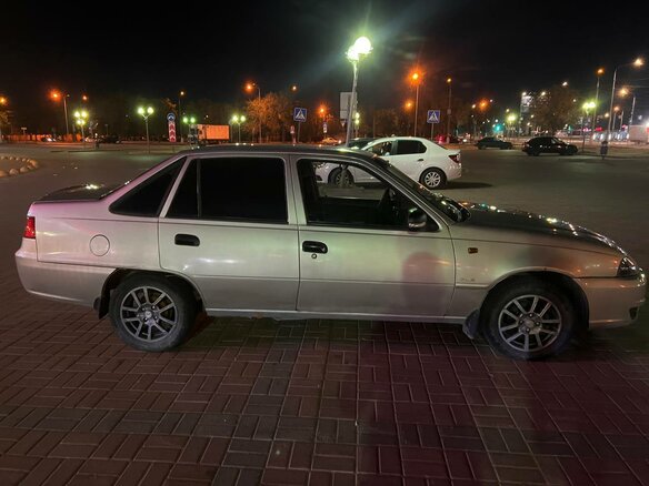 2010 Daewoo Nexia I Рестайлинг, серебристый, 300000 рублей - вид 3