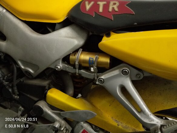 2000 Honda VTR 1000, жёлтый, 275000 рублей - вид 14