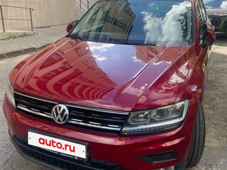 2017 Volkswagen Tiguan II, пурпурный, 2400000 рублей, вид 1